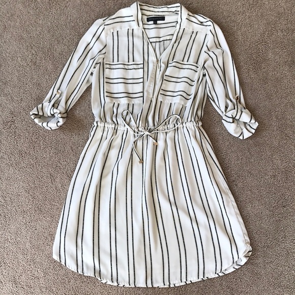 Dynamite Dresses & Skirts - Dynamite striped dress